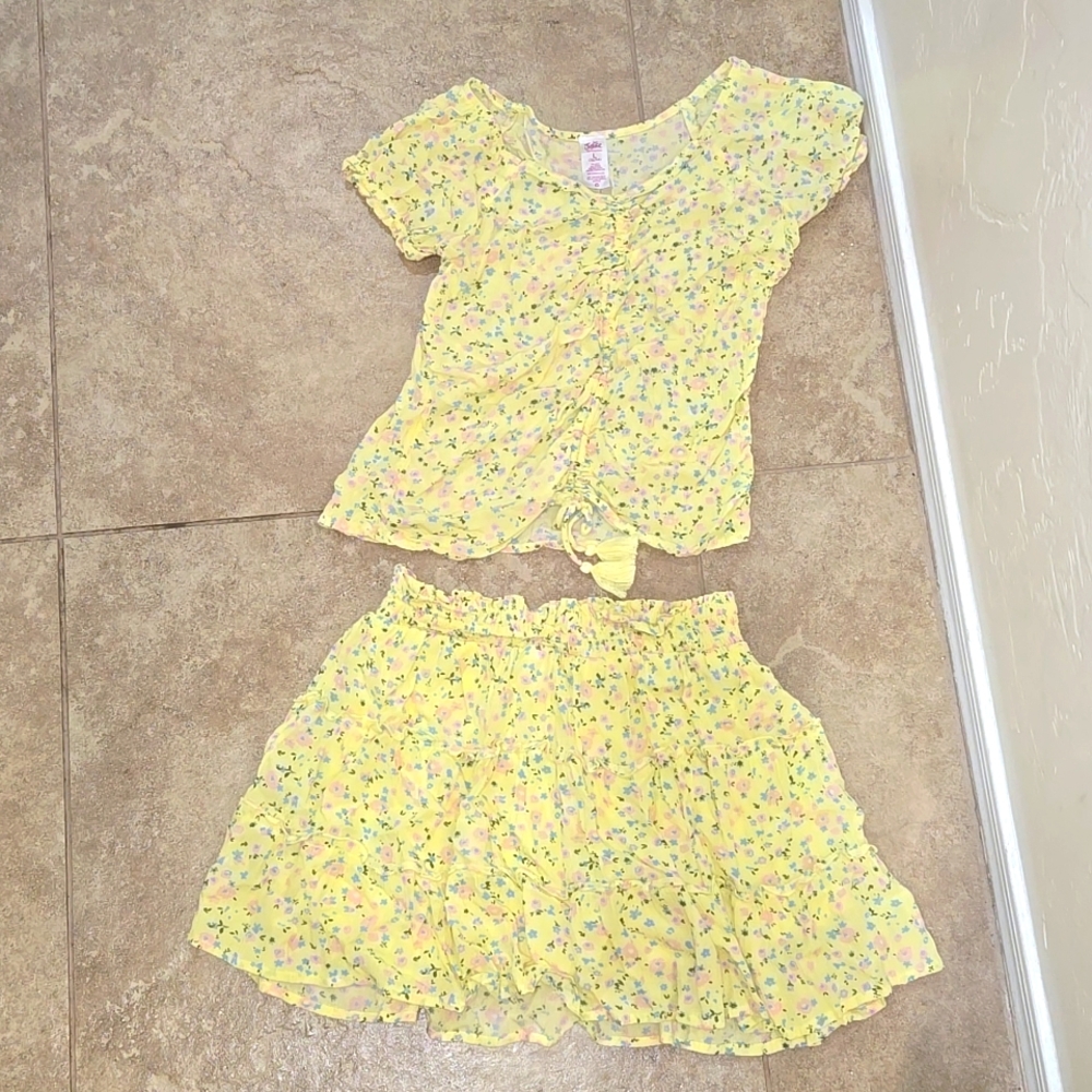 Justice skirt outfit .